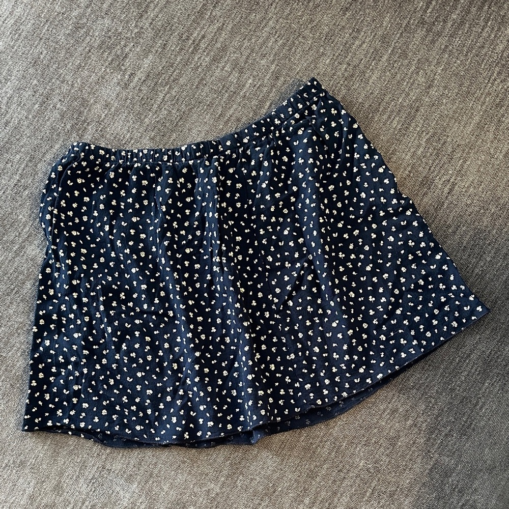 Brandy Melville Navy Blue Skater Skirt with White Floral Pattern. New without ta